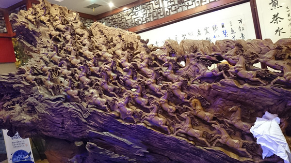 皮新彩家具保養(yǎng)打蠟